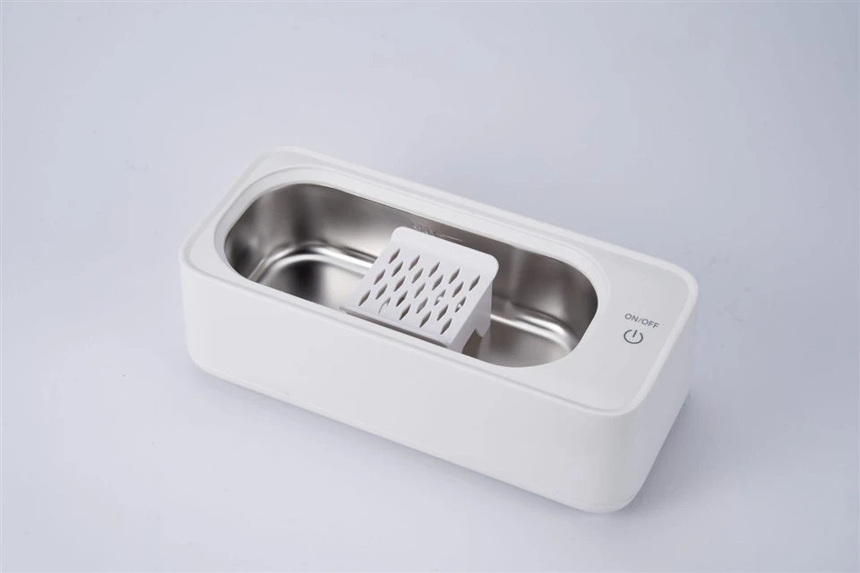 TSA compliant retainer cleaner