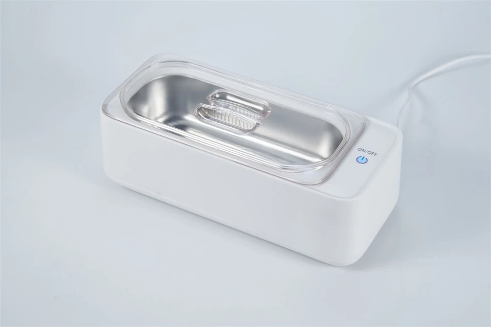 hotel travel retainer cleaning solution